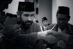 Warga Amerika Serikat Christopher Richard Mayo Ikikrarkan Syahadat di Masjid Ash-Shiddiqiyyah